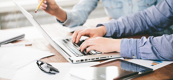 З якої дати поновлюють на роботі незаконно звільненого працівника З якої дати поновлюють на роботі незаконно звільненого працівника