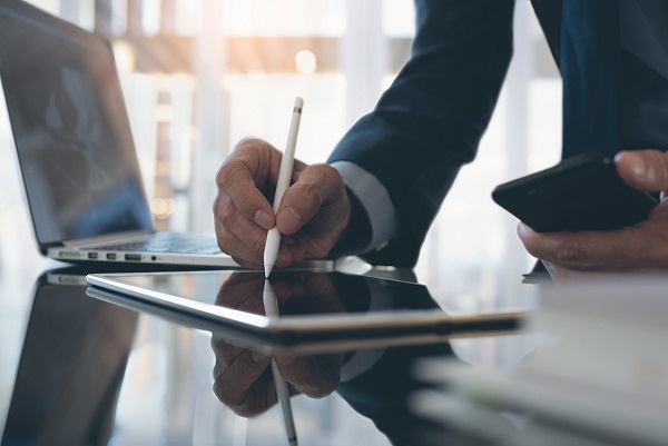 Хто накладає КЕП на ПН/РК у разі звільнення уповноваженої особи на підписання КЕП