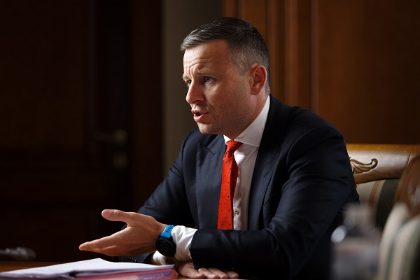 Що думають у Мінфіні про ідеї Д. Гетманцева щодо об’єднання ЄСВ, ВЗ в ПДФО та боротьбу з «зарплатними» ФОПами Що думають у Мінфіні про ідеї Д. Гетманцева щодо об’єднання ЄСВ, ВЗ в ПДФО та боротьбу з «зарплатними» ФОПами