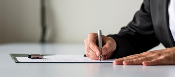 Нотаріусам повернуть доступ до державних реєстрів Нотаріусам повернуть доступ до державних реєстрів