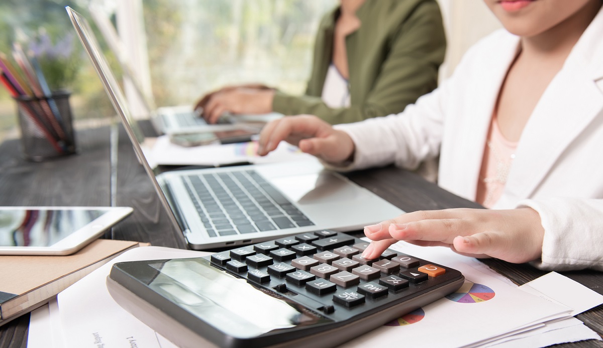 Неприбутківець виплатив винагороду засновнику за договором ЦПХ: які наслідки