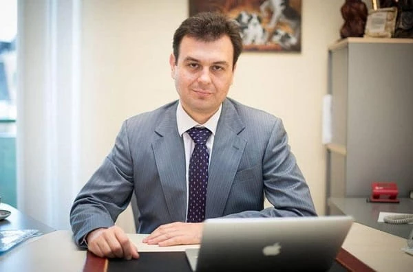 Гетманцев спростовує слова — ФОП матимуть право надавати послуги Гетманцев спростовує слова — ФОП матимуть право надавати послуги