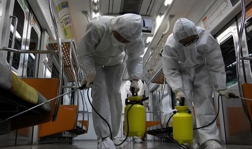 Робітники комунального транспортного підприємства знезаражують громадський транспорт: чи потрібно забезпечувати їх молоком Робітники комунального транспортного підприємства знезаражують громадський транспорт: чи потрібно забезпечувати їх молоком