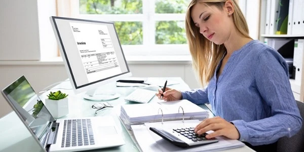 Підприємці зможуть сплатити податки просто зі свого смартфона чи ноутбуку Підприємці зможуть сплатити податки просто зі свого смартфона чи ноутбуку