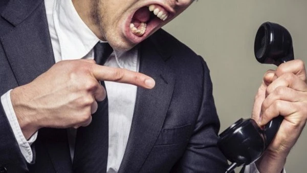 Президент підписав Закон про заборону колекторам погрожувати боржникам Президент підписав Закон про заборону колекторам погрожувати боржникам