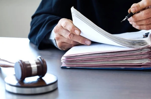 Звільните сумісника під час хвороби чи відпустки — суд поновить його на роботі Звільните сумісника під час хвороби чи відпустки — суд поновить його на роботі