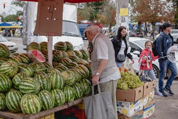 Місцева влада не має підстав вимагати дозвіл на торгівлю за межами торговельних приміщень та ринків