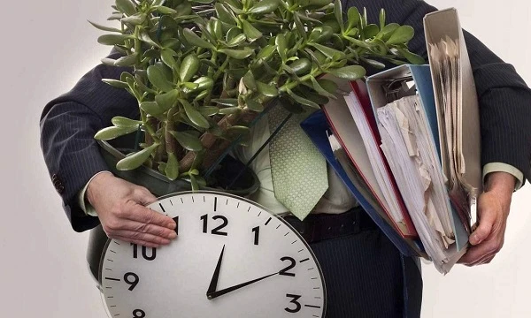 Працівника попередили про звільнення у зв’язку із реорганізацією: чи надавати йому час для пошуку роботи Працівника попередили про звільнення у зв’язку із реорганізацією: чи надавати йому час для пошуку роботи