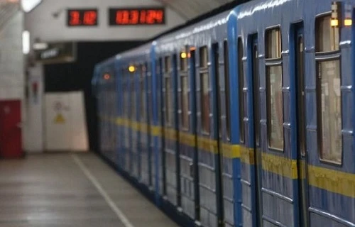 З 18 березня зупиняють роботу метро, залізничне й автобусне сполучення по країні З 18 березня зупиняють роботу метро, залізничне й автобусне сполучення по країн