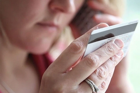 Сценарій шахраїв: «Це SMS від банку, ваша картка заблокована» — НБУ пояснив як діяти Сценарій шахраїв: «Це SMS від банку, ваша картка заблокована» — НБУ пояснив як діяти