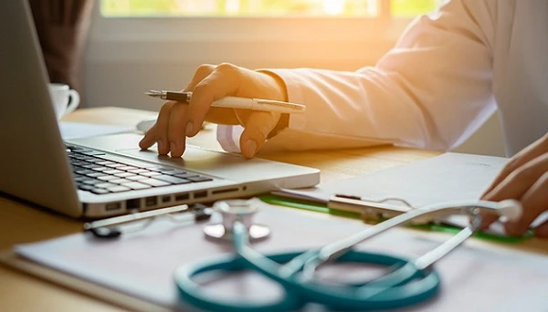 Мінсоцполітики хоче зменшити розмір лікарняних, а ФСС щоб оплачував з 11-го дня хвороби Мінсоцполітики хоче зменшити розмір лікарняних, а ФСС щоб оплачував з 11-го дня хвороби