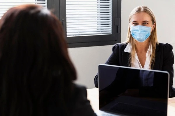 Чи може роботодавець звільнити за відмову вакцинуватись: роз’яснення Мінекономіки звільнення за відмову вакцинуватись