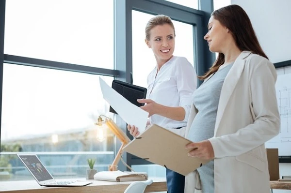 Вагітним та жінкам з дітьми до трьох років хочуть дозволити працювати надурочно та їздити у відрядження Вагітним та жінкам з дітьми до трьох років хочуть дозволити працювати надурочно та їздити у відрядження