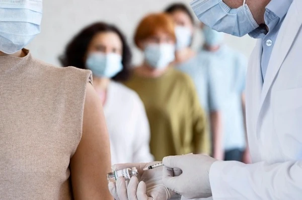 За ефективне інформування пацієнтів про механізм дії щеплень лікарі отримають доплату За ефективне інформування пацієнтів про механізм дії щеплень лікарі отримають доплату