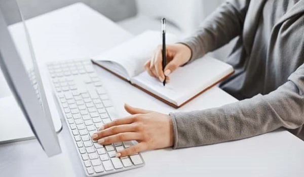 Підвищуєте кваліфікацію працівника, який виконує роботу за ЦПД: чи нараховувати ЄСВ