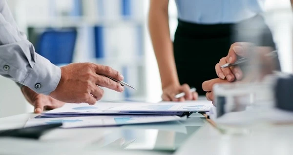 Працівниця хоче взяти відпустку, щоб поїхати до іншого регіону, чи може роботодавець не надати їй відпустку й не відпустити Працівниця хоче взяти відпустку, щоб поїхати до іншого регіону, чи може роботодавець не надати їй відпустку й не відпустити