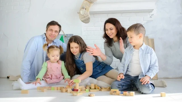 Чи має право на ПСП батько трьох дітей віком до 18 років, якщо одна з них дружини і не всиновлена