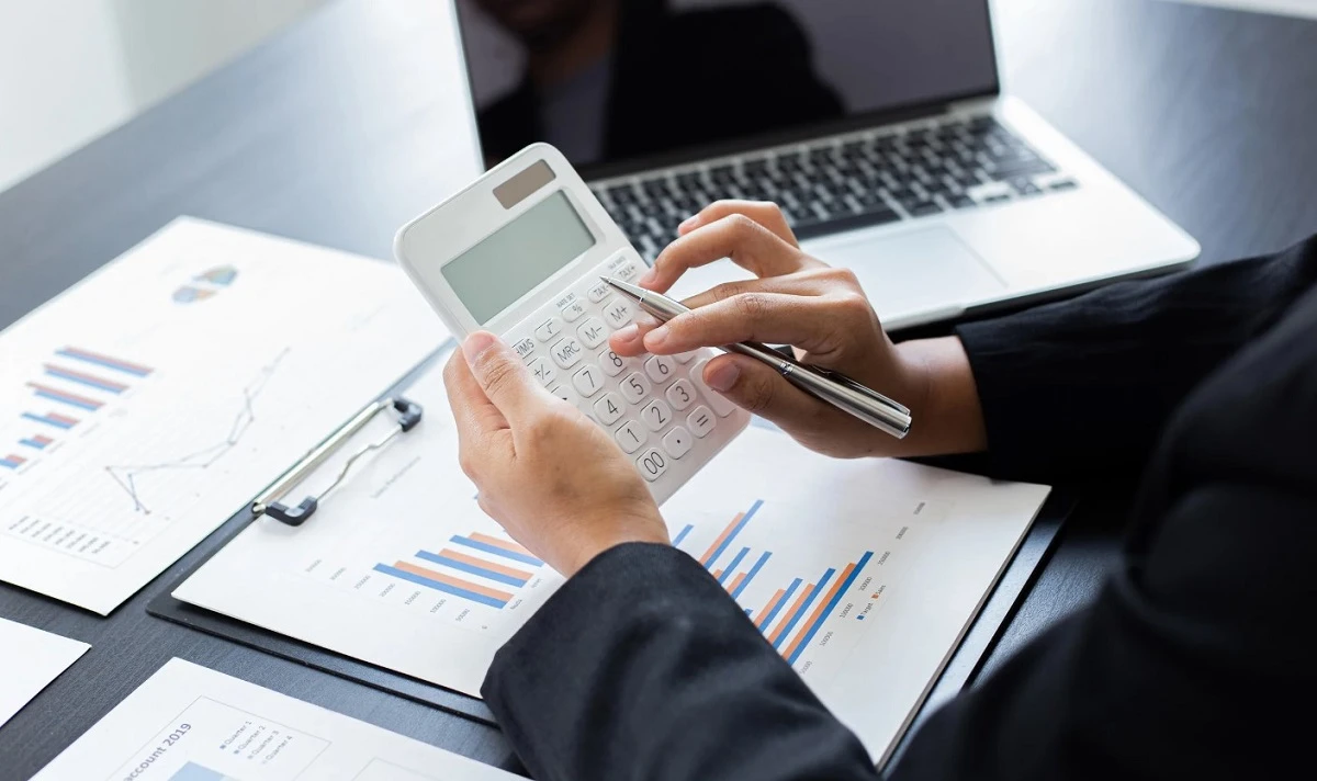 Як звітувати за 2024 рік платникам, які здійснюють роздрібну торгівлю пальним та сплачують авансові внески з податку на прибуток