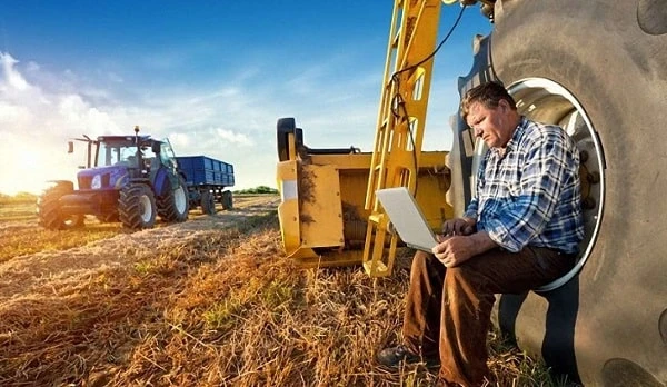 Сільгосптехніка ваша, а паливо замовника: чи треба реєструватися платником акцизного податку