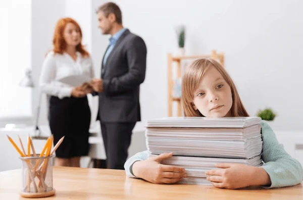 Аліменти у 2024 році: які суми виплачують на дітей