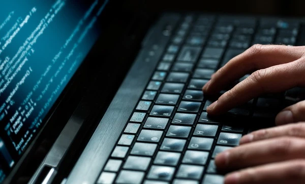 Ознаки зараження комп’ютера чи смартфону вірусом: роз’яснення Мінюсту